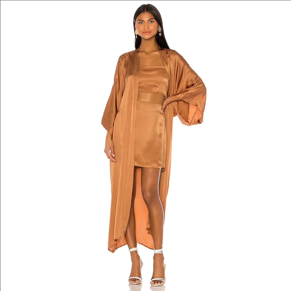 LAST CHANCE!!🚨NWT REVOLVE X INDAH | Luna Robe w/ Sash | RETAIL $198 | Honey 🍯
